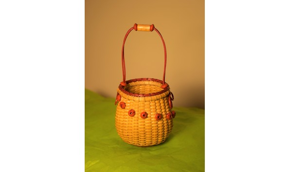 Big image b101 heir   basket with red beads 3