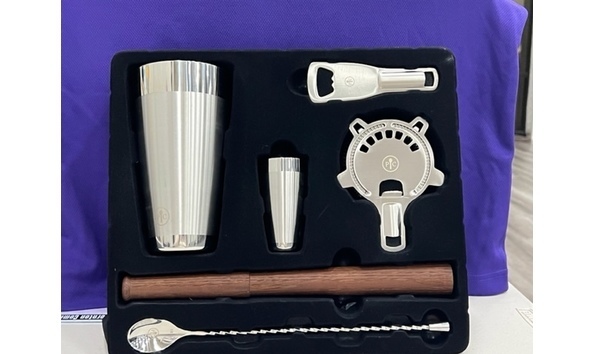 Big image big image auction 2022 cocktail