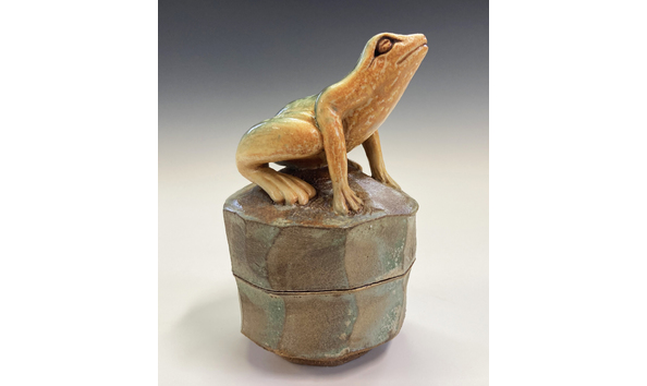 Big image c105 maloney   tree frog faceted box 1