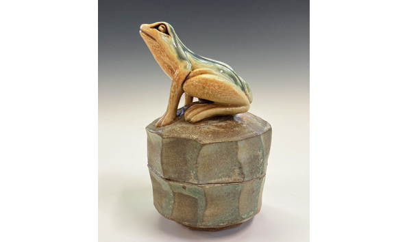 Big image c105 maloney   tree frog faceted box 2