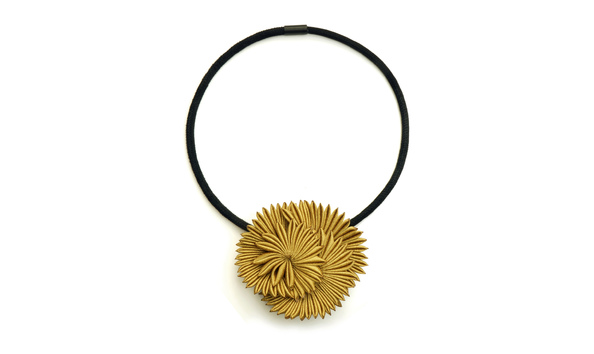 Big image j101 hu   chrysanthemum necklace and earrings 1