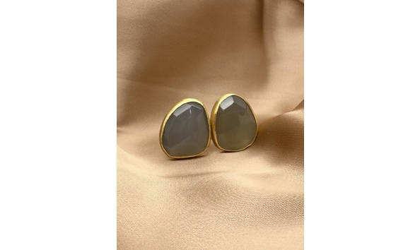 Big image j102 class   gray rose cut moonstone earrings 1