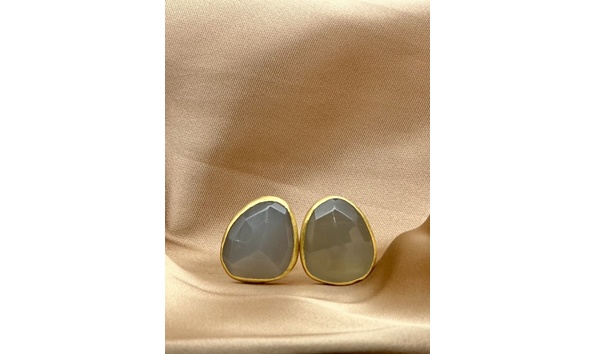 Big image j102 class   gray rose cut moonstone earrings 4