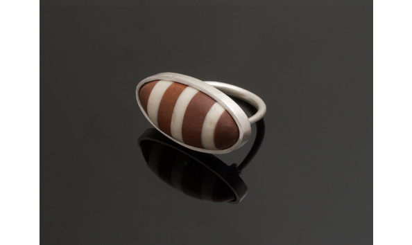 Big image j106 chin   seuss scarab ring 1