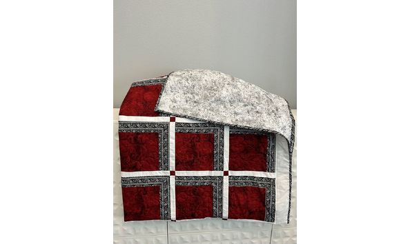 Big image red quilt b