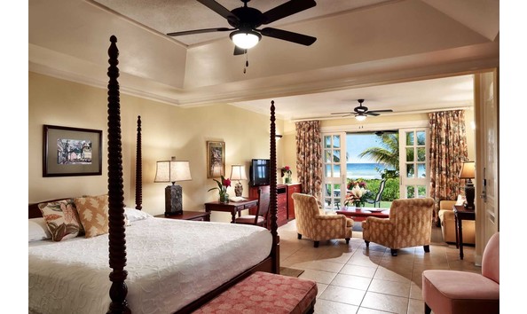 Big image half moon jamaica hibiscus suite 1476977058 0