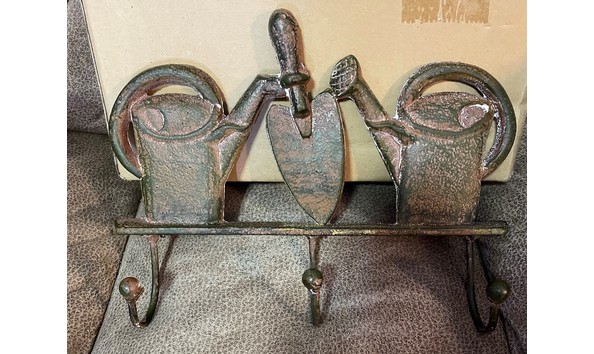 Big image auction garden hook