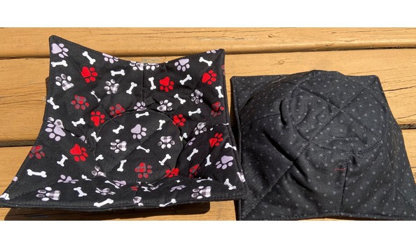 Big image paws and bones black polka dot