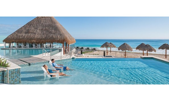 Big image cancun pool