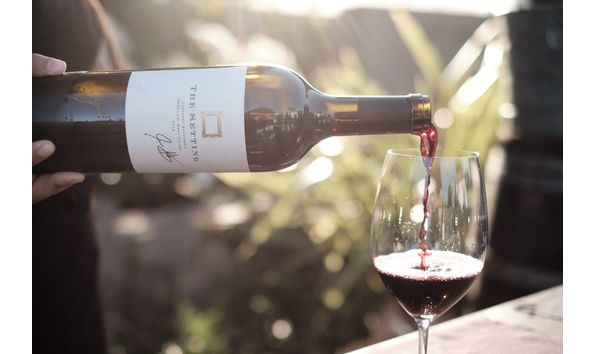 Big image farmhouse setting wine