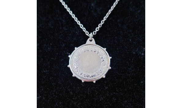 Big image leskes279medallionnecklace4