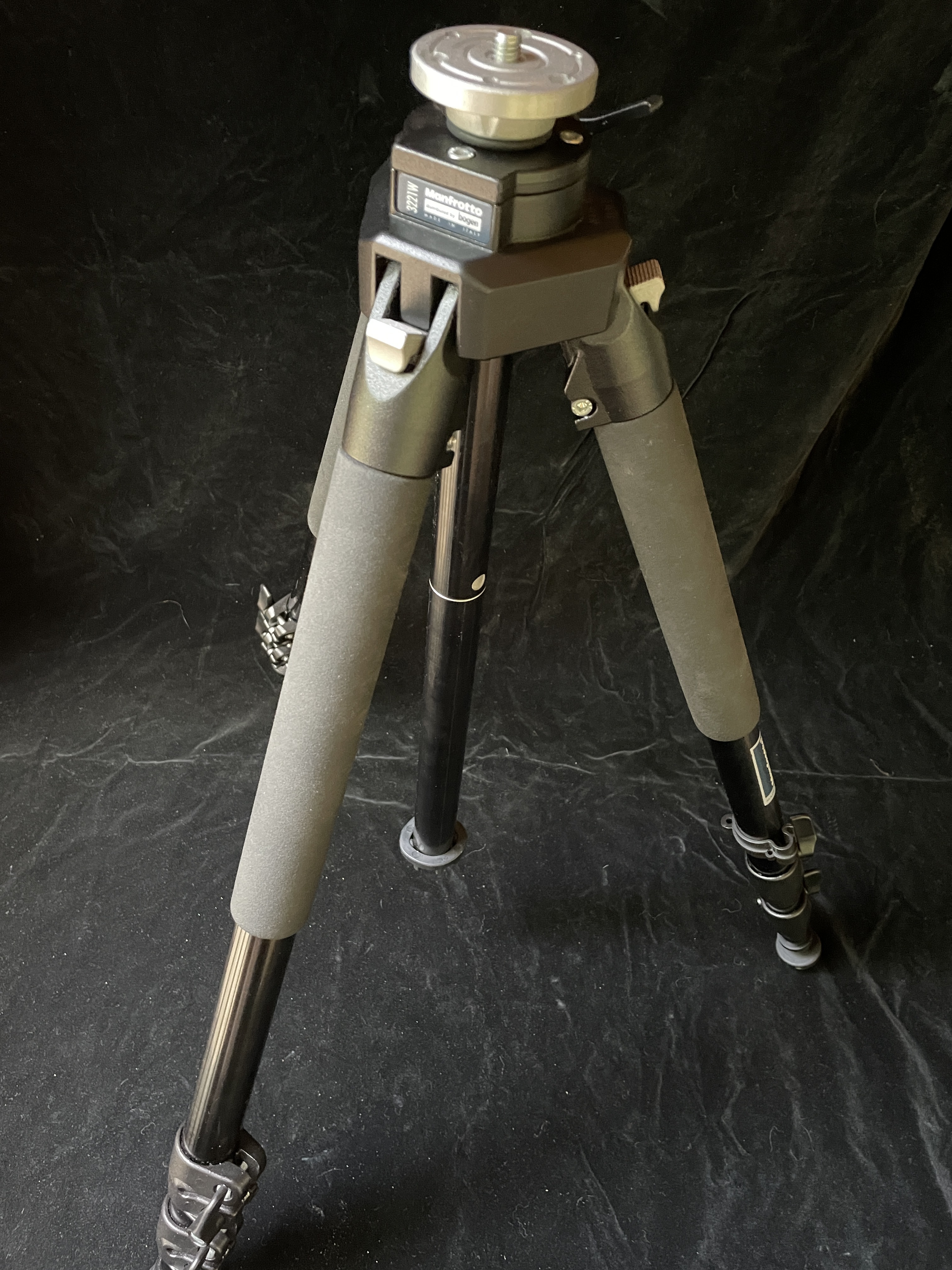 Bushnell Spotting Scope and Tripod