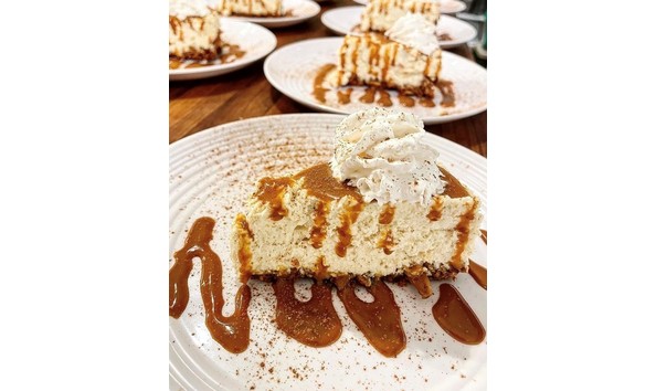 Big image roving restaurant 4