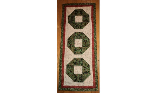 Big image table runner 1   donna rotoloni