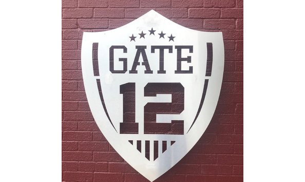 Big image gate 12 bar and grill wall