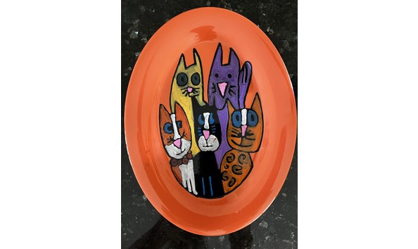 Big image orange plate 5 cats