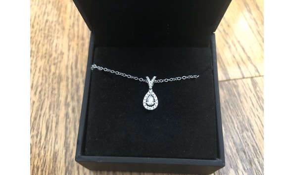 Big image halo necklace 2 