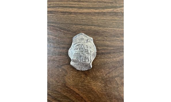 Big image rare  circa 1640  spanish 8 silver reales  no. 31082   1 