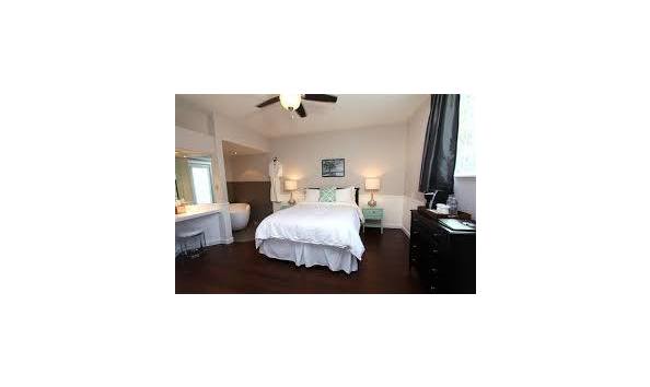 Big image alexander inn room