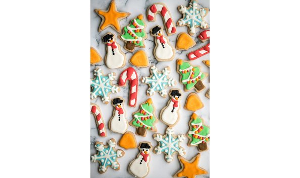 Big image christmas sugar cookies with royal icing 8