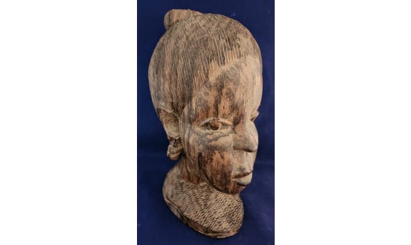 Big image bun woman striated wood 1