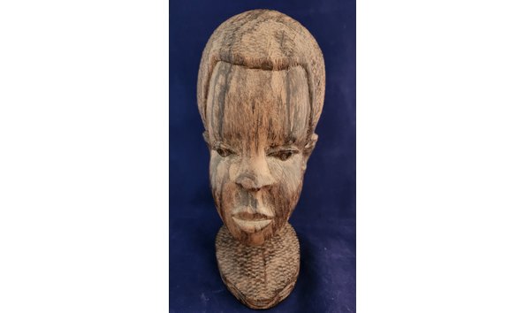 Big image ghanaian man striated wood 1