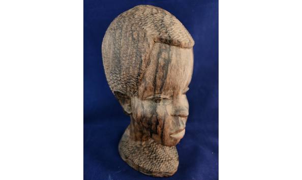 Big image ghanaian man striated wood 2