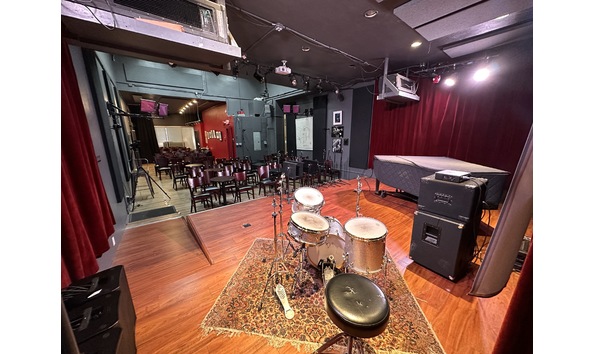 Big image stage view horizontal