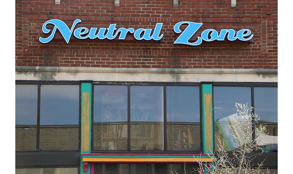 Big image neutral zone
