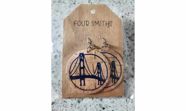 Big image wood and gold fleck bridge earrings