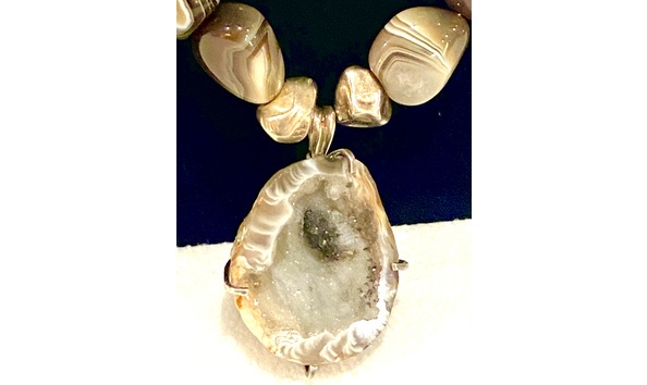 Big image geode necklace1