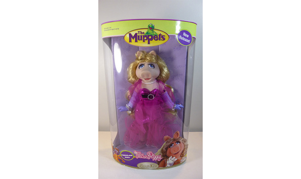Big image 202202coll006   miss piggy porcelain doll