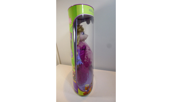 Big image 202202coll006 4   miss piggy porcelain doll