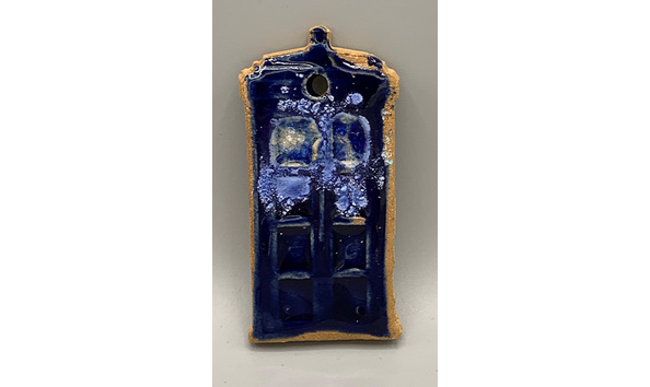 Big image 202304hol002   doctor who t.a.r.d.i.s. ornament with 4 frosty windows