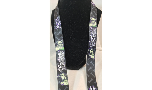 Big image 202209acc042   black nippers spooky fox lanyard