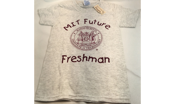 Big image 202206app001   mit future freshman t shirt
