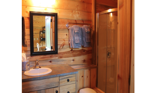 Big image cayuse cabin bathroom