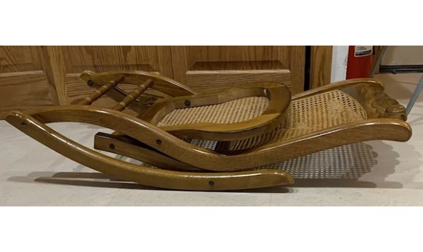 Big image folding chair