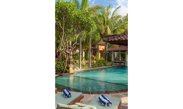 Big image 52720616180 74fedf842d c