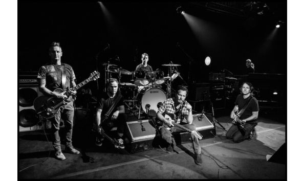 Big image pearljamblackwhiteinstruments creditdannyclinch copy