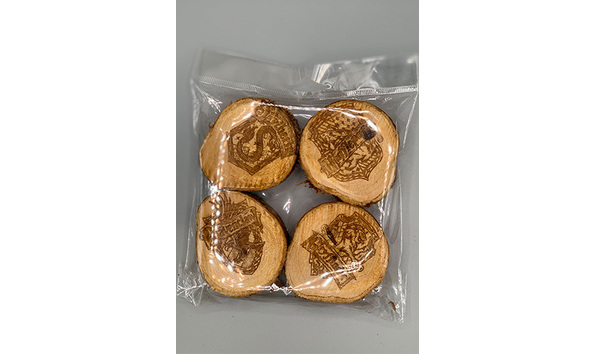 Big image 202211decor007 2   harry potter houses wood burnings