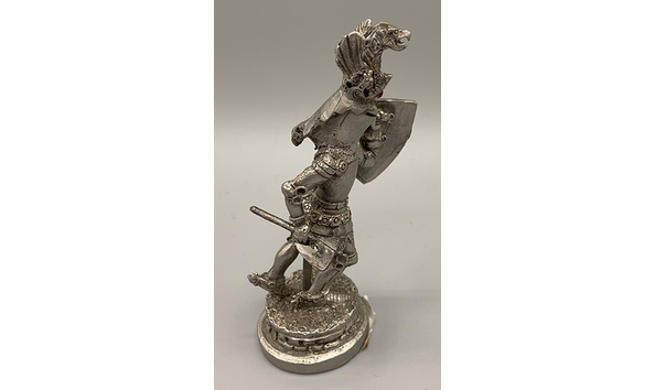 Big image 202304decor010 2   pewter knight figure