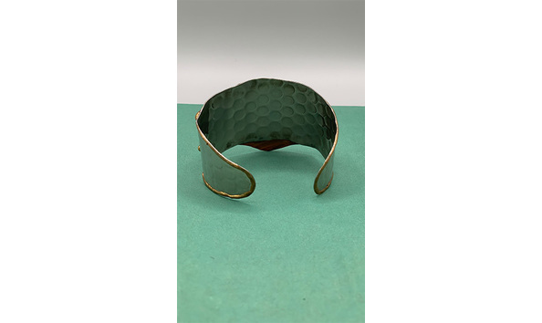 Big image 202306jwy009 5   tri metal leaf wrist cuff