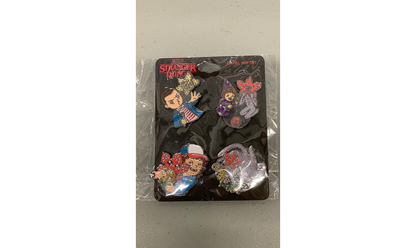 Big image 202301jwy003 2   stranger things s2 lapel pins