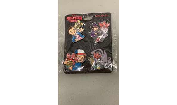 Big image 202301jwy003 3   stranger things s2 lapel pin