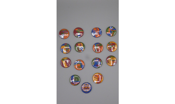 Big image 202201coll001 2   2018 dinosaurs in space signed book   pins