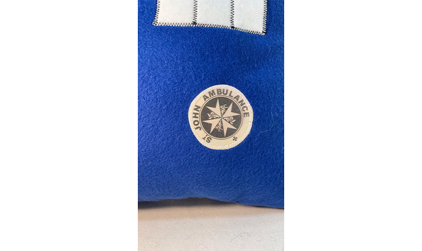 Big image 202304decor005 2   doctor who polar fleece tardis pillow