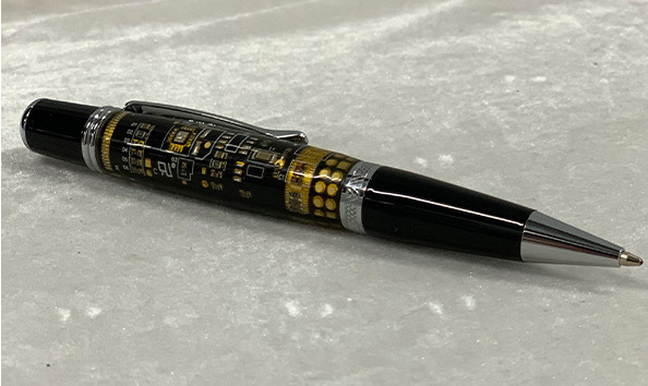 Big image 202308stat004   black circuit chrome pen