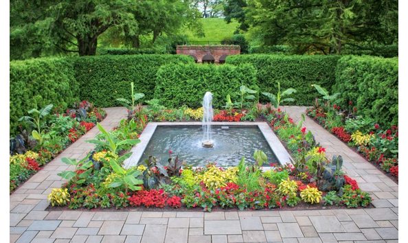 Big image 516446 square fountain garden hummel  scott  longwood volunteer photographer 