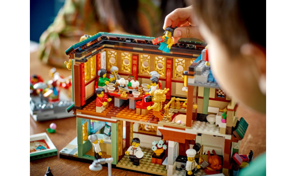 Big image picture14 family celebration lego back